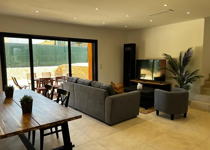 Villa Moderne Avec Piscine Et Parking A Mouans-Sartoux