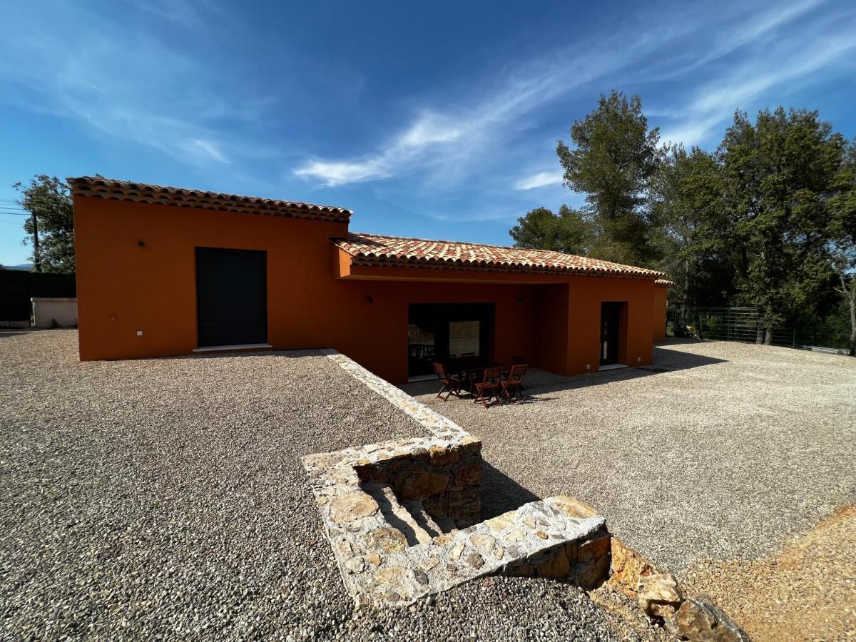 Moderne Avec Piscine Et Parking A *