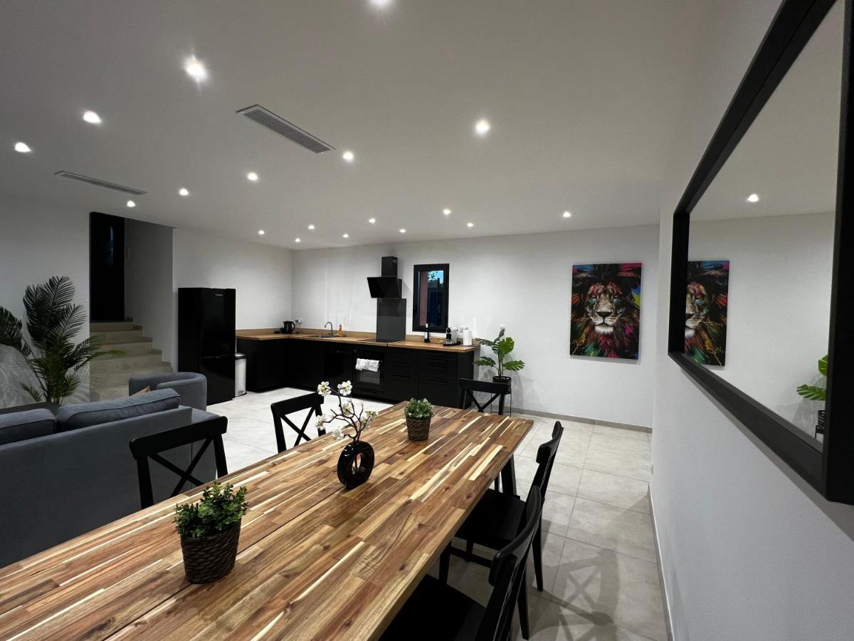Moderne Avec Piscine Et Parking A