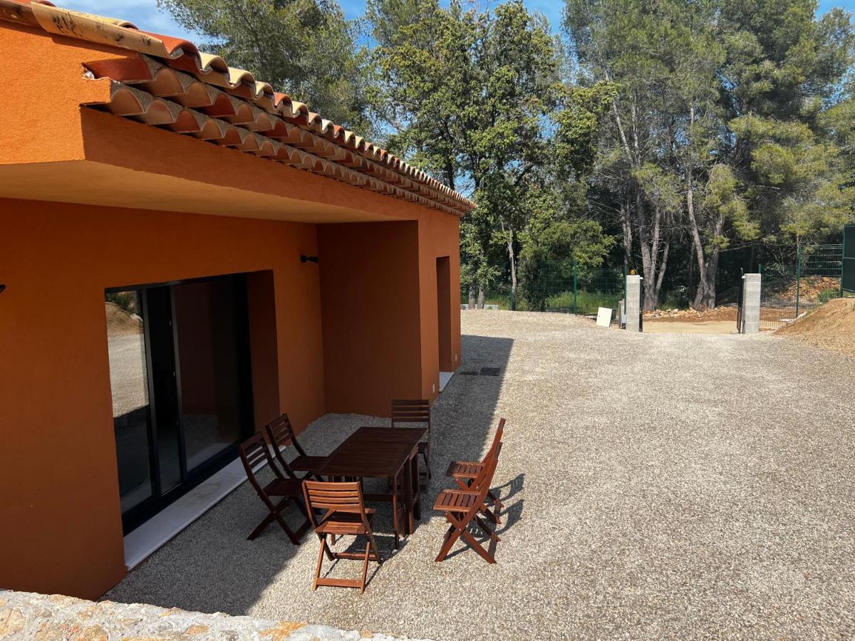 Moderne Avec Piscine Et Parking A Villa